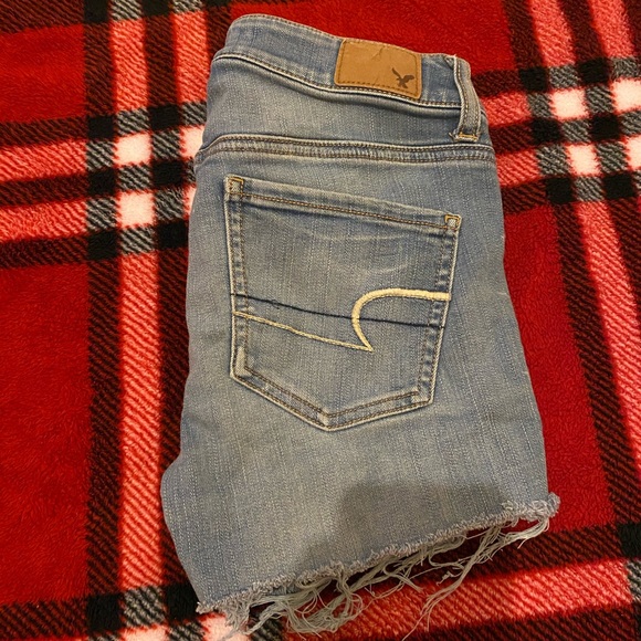 American Eagle shorts ( size 2) - Picture 4 of 4